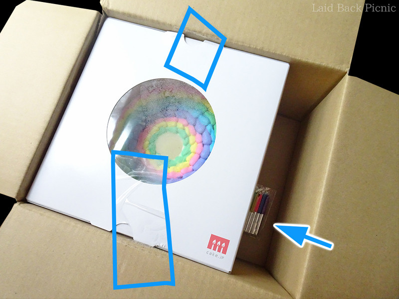 テープ固定でダンボールとしっかり一体化