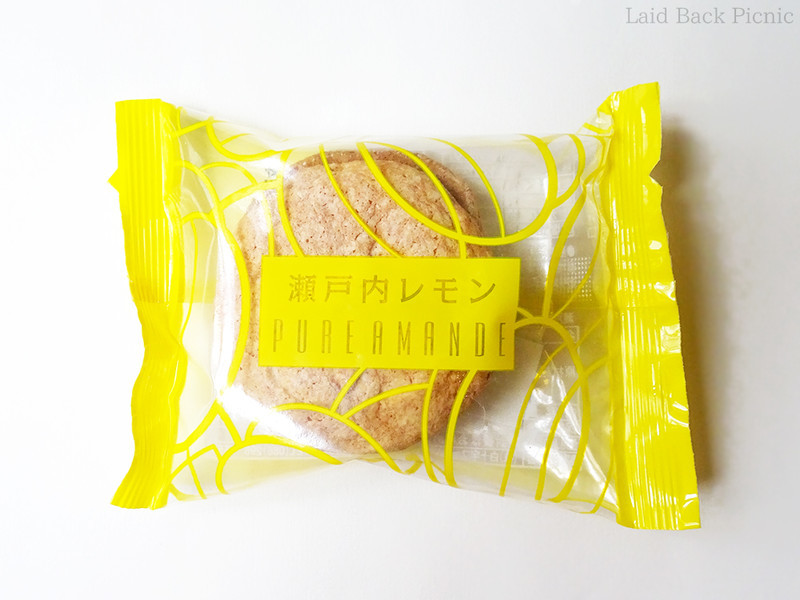 中のお菓子が見える透明パッケージ