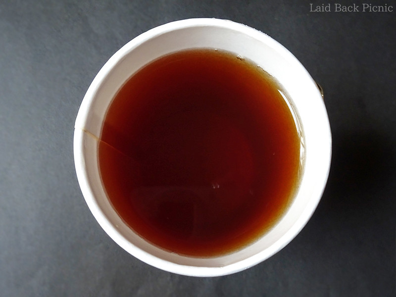 濃い色のウーロン茶
