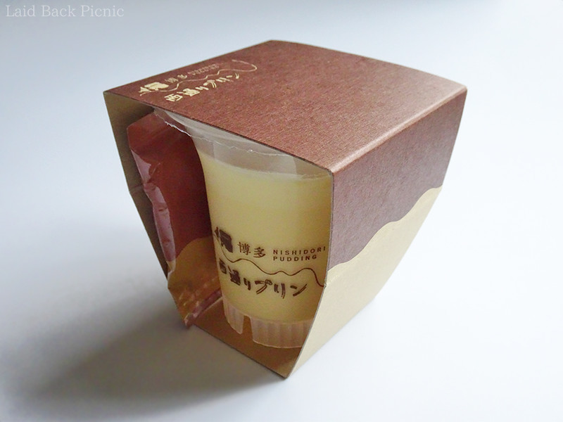プリンには別添えのカラメルソース