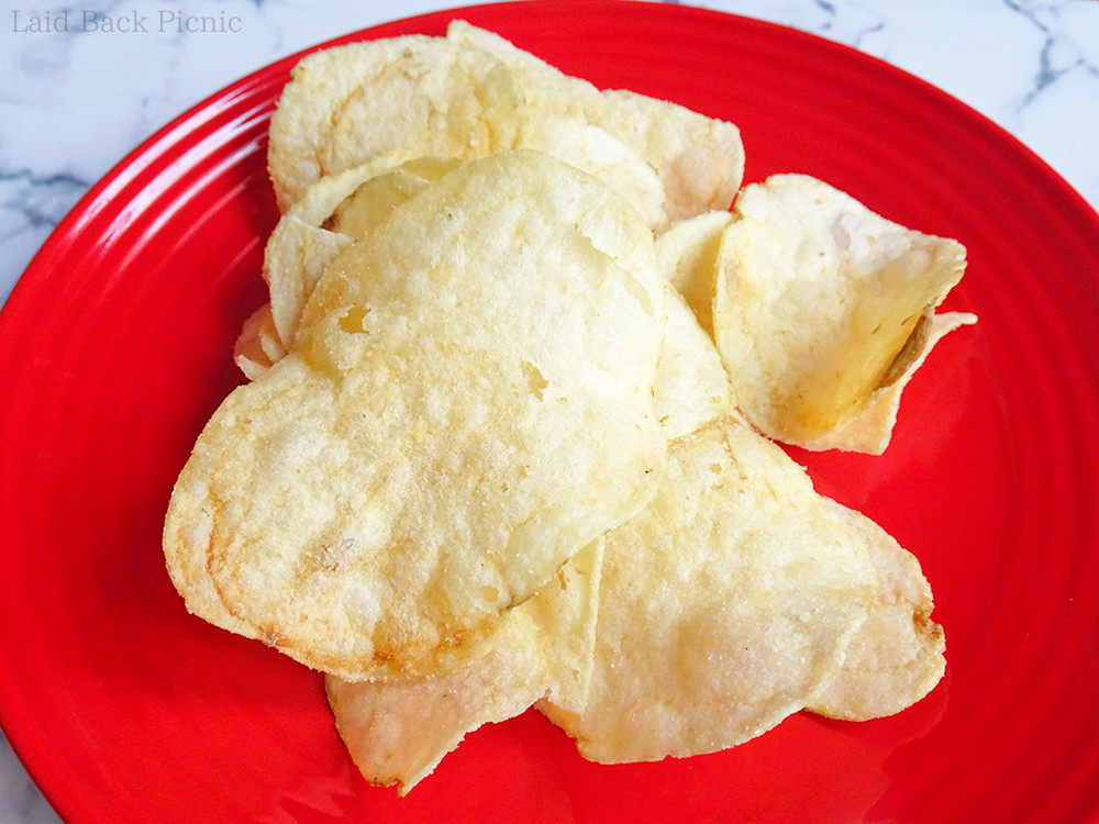 表面は、塩味ポテトチップスのような感じ