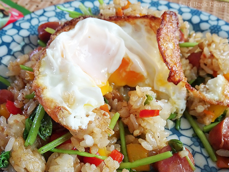 蓋をして1分程度の揚げ焼きめだまやき