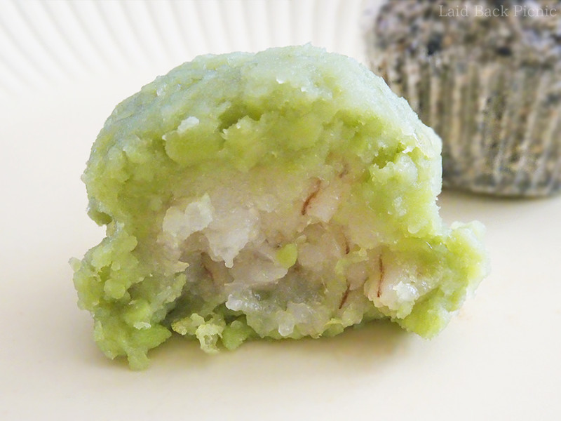 中はシンプルにもち米ともち麦だけ
