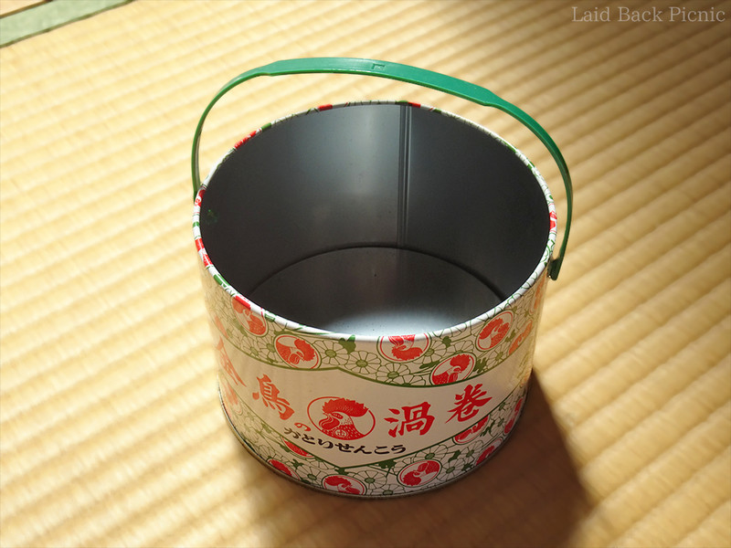 取っ手が付いたタイプの缶