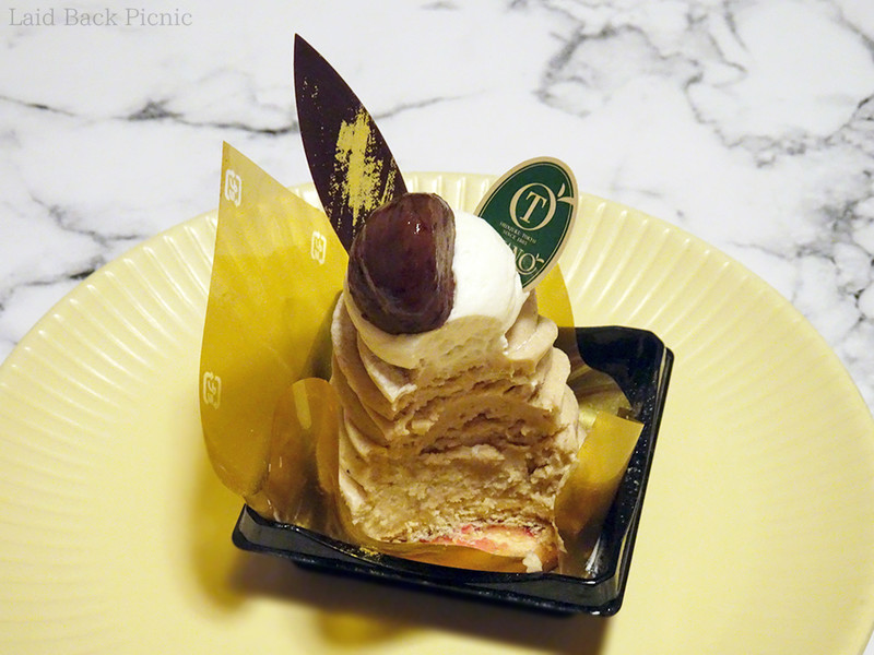 厚めにモンブランクリームが使われている