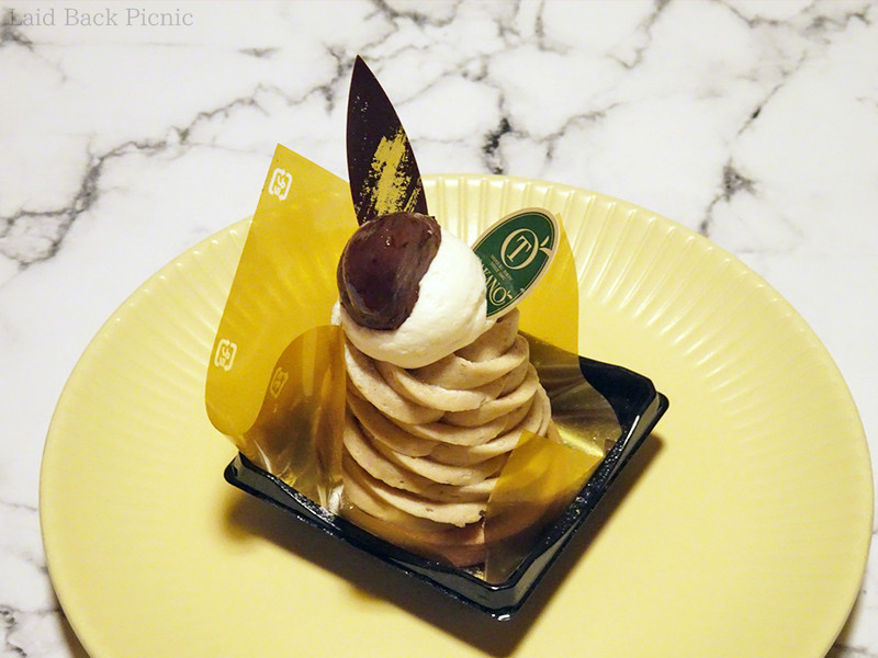 栗がクリームのように絞られたタイプのモンブラン