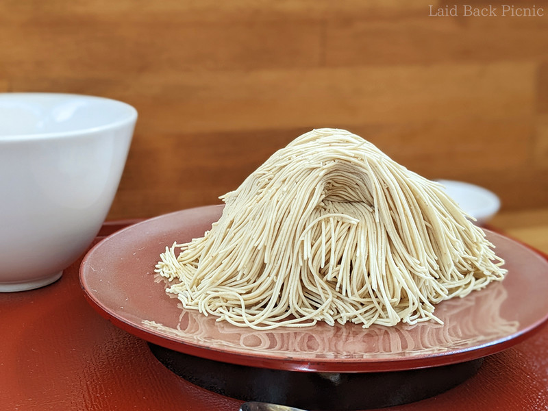 細く絞り出された表面は蒸し栗