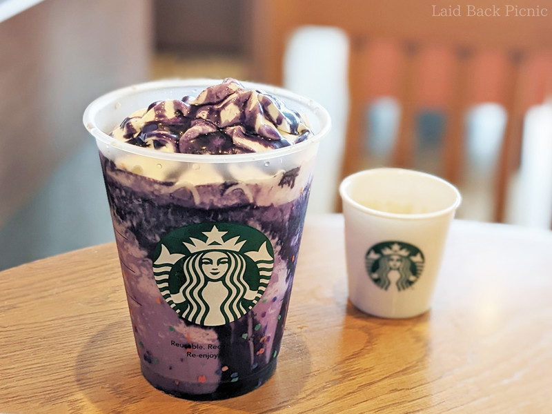 全体に紫色のフラペチーノ