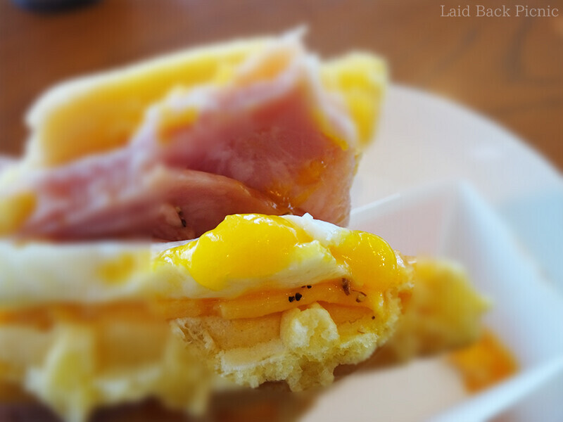 齧ると黄味がとろり