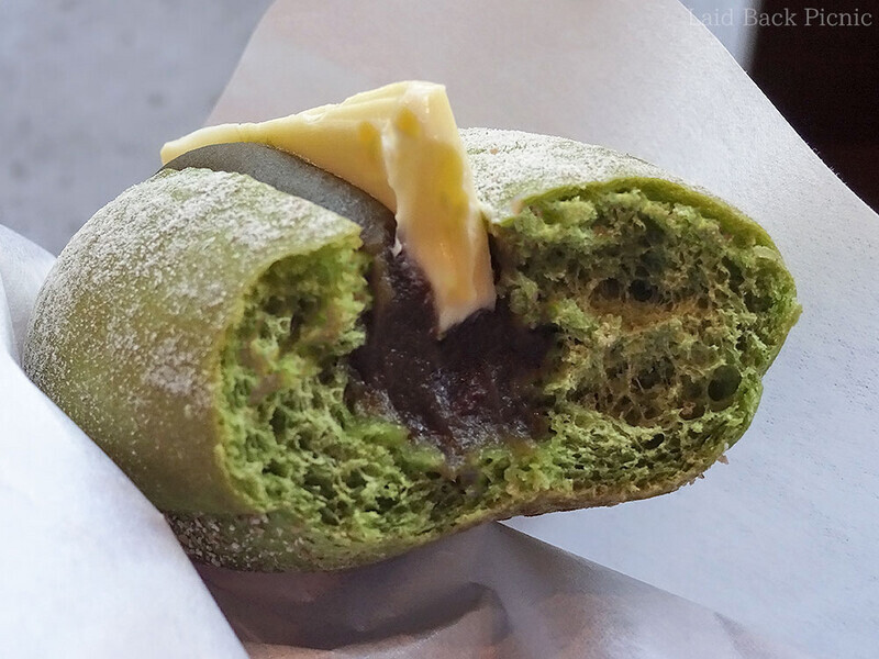下までたっぷり抹茶あんが入っている