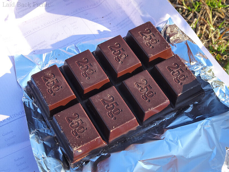 分厚い大きな板チョコの形状