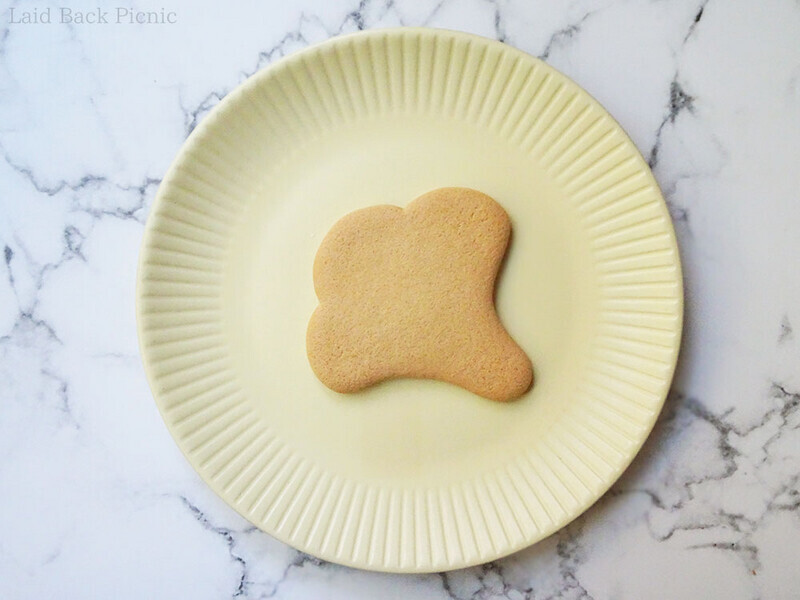 イチョウの葉の形をしたサブレ