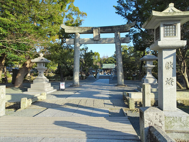 鳥居の大きさに大社の迫力を感じる