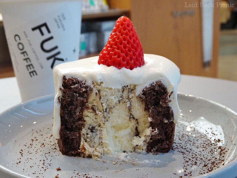 断面は中にクリームがたっぷり