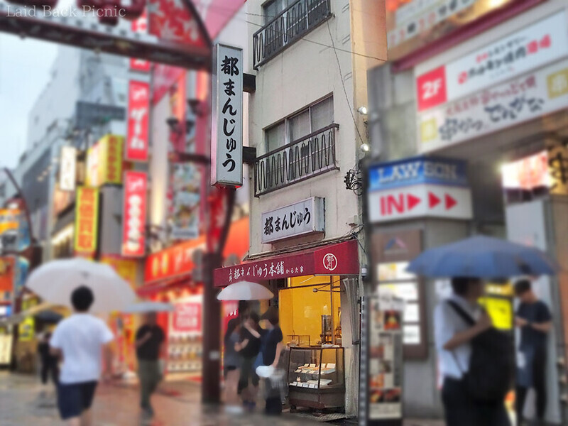 アメ横のビルがひしめくエリアにある小さなお店