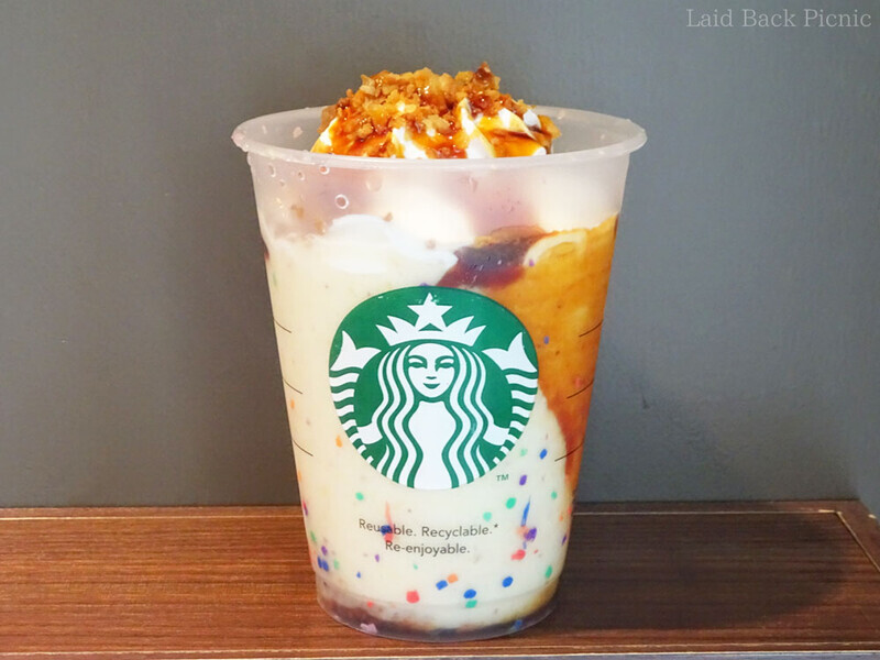 トッピングが美しいフラペチーノ