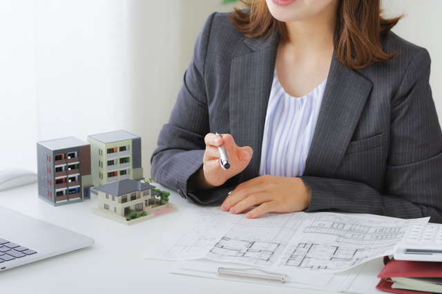 フラット35融資限度額1.2億円へ拡充。残価設定型住宅ローン、子育て世帯の優遇制度も