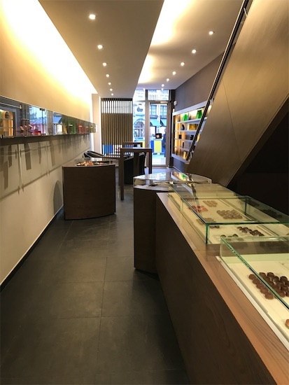 ピエールルドンの店内