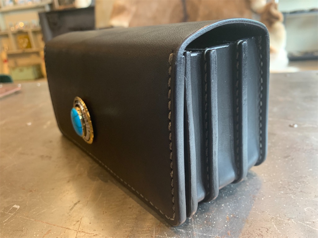 ターコイズコンチョと500万円入る長財布 - Leather Taku's Blog