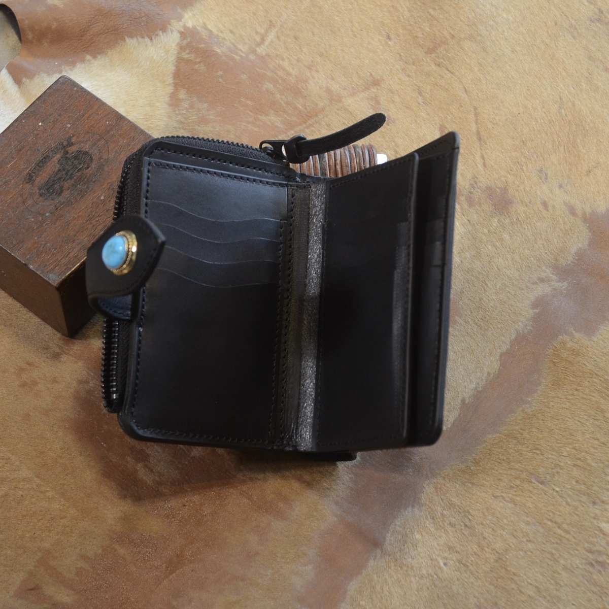 ターコイズコンチョのオーダーメイドウォレット - Leather Taku