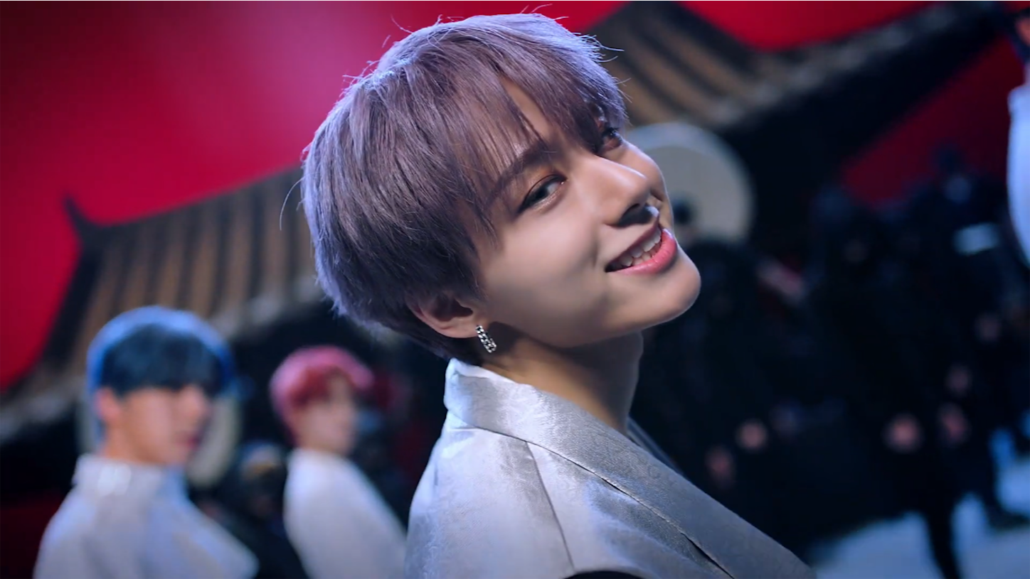 ONEUS】月さえもぶん回す6人の傾国祭【LIT】 - 君の唇に 敬礼