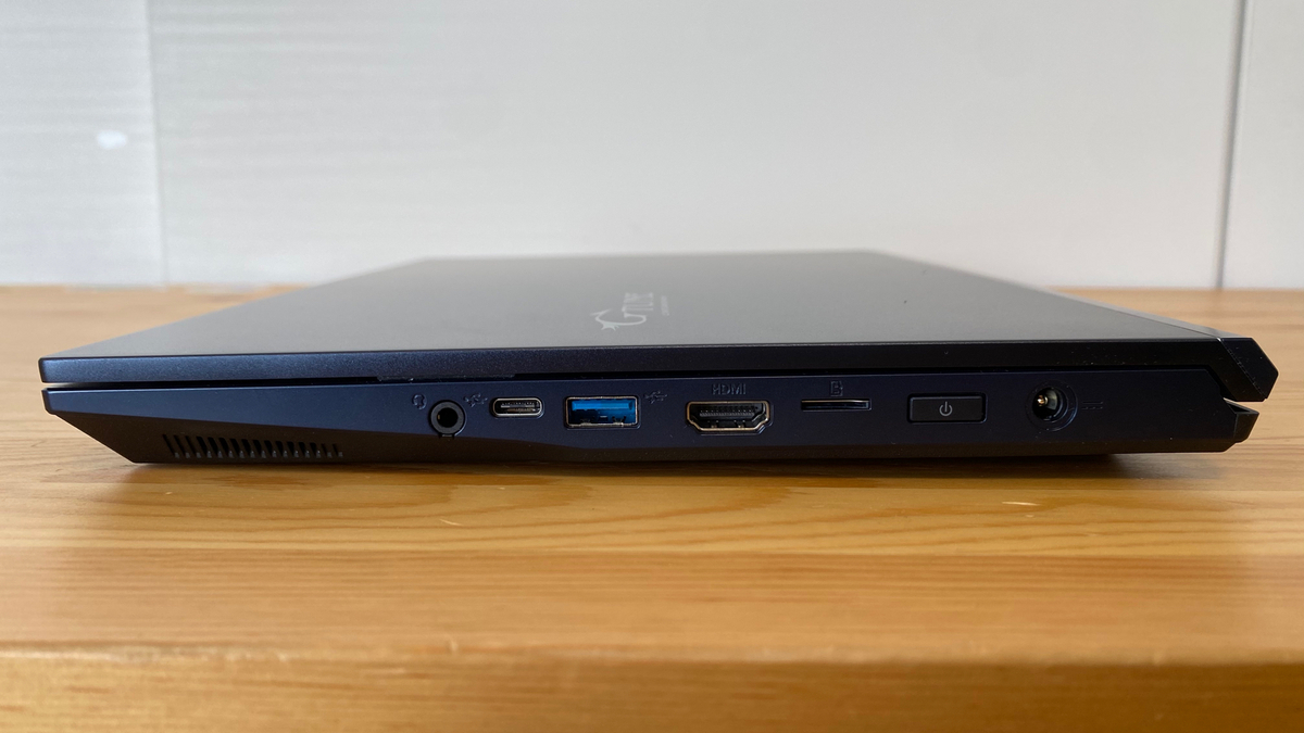 軽めで安いお買い得なゲーミングノート【G-Tune E4-I7G60DB-B