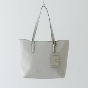 グレーのトートバッグ グレーのトートバッグ