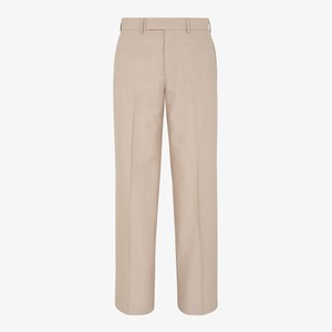 ベージュのパンツ