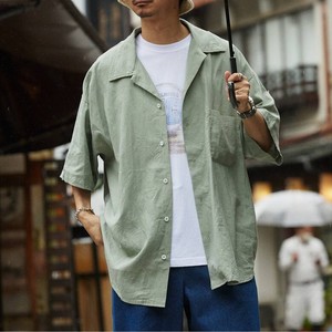 グリーンのシャツ