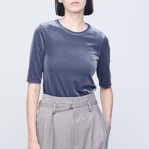 ブルーのベロアTシャツ ブルーのベロアTシャツ