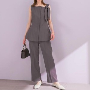 グレーのジレ・パンツ グレーのジレ・パンツ