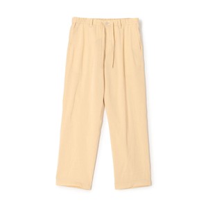 ベージュのパンツ ベージュのパンツ