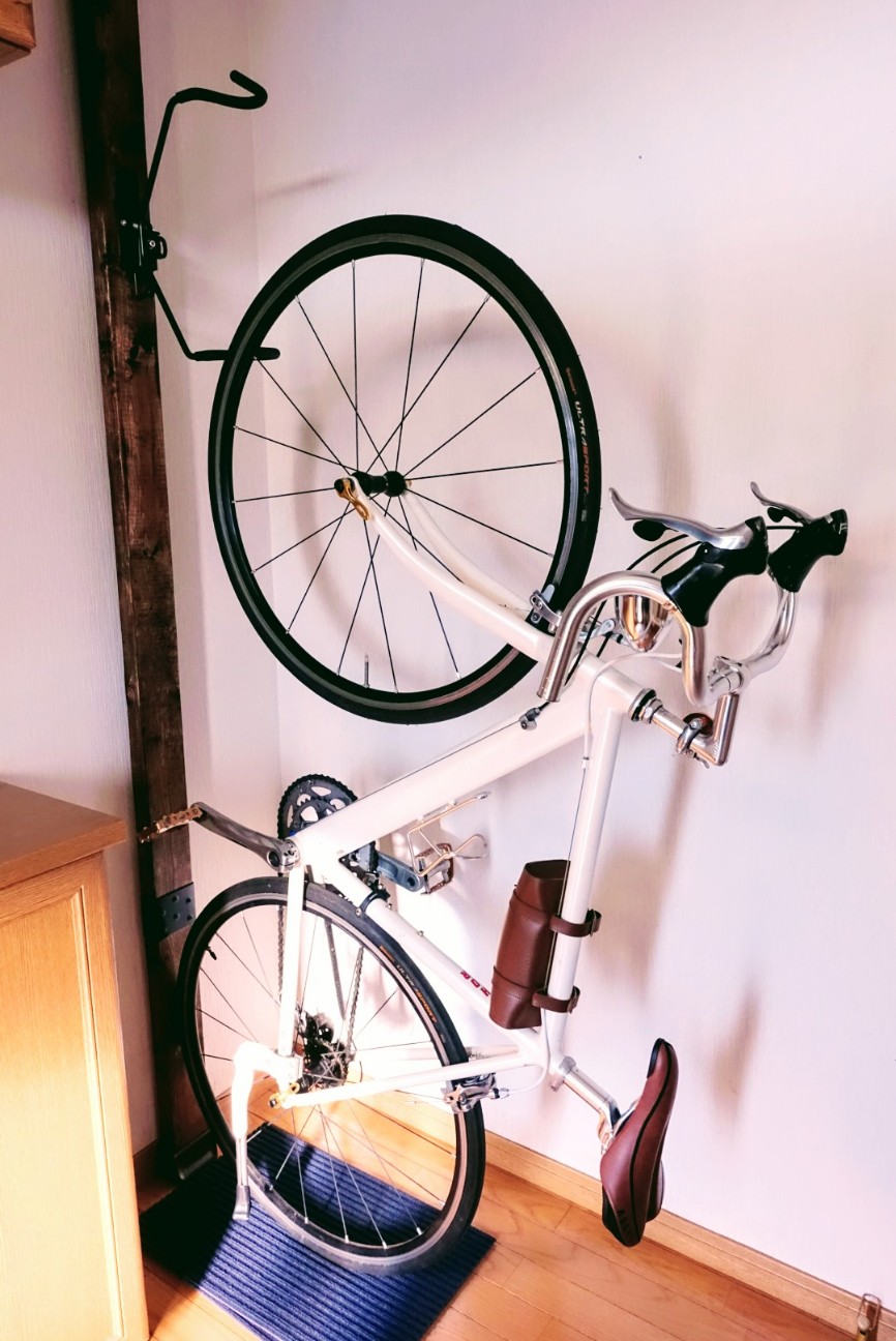 Diy6 狭い玄関に縦型自転車ハンガー Lighthouse下関