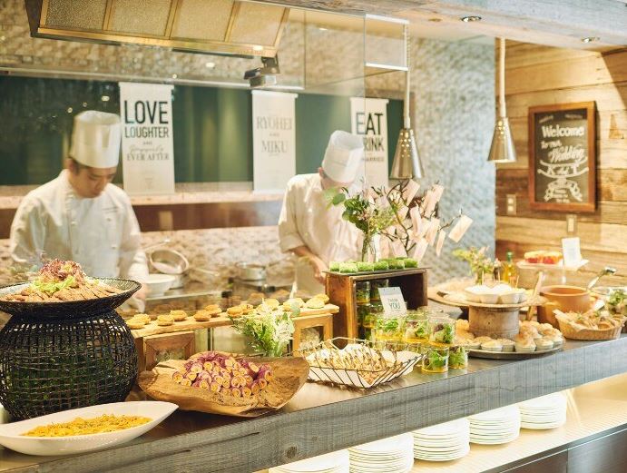 札幌で少人数の結婚式におすすめの宮の森フランセス教会のオープンキッチン