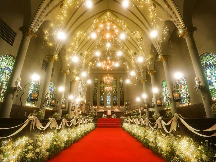 札幌で少人数の結婚式におすすめの宮の森フランセス教会のチャペル