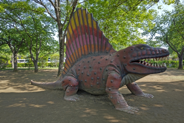公園の恐竜の遊具、ディメトロドン by こげ茶 on PhotoAC