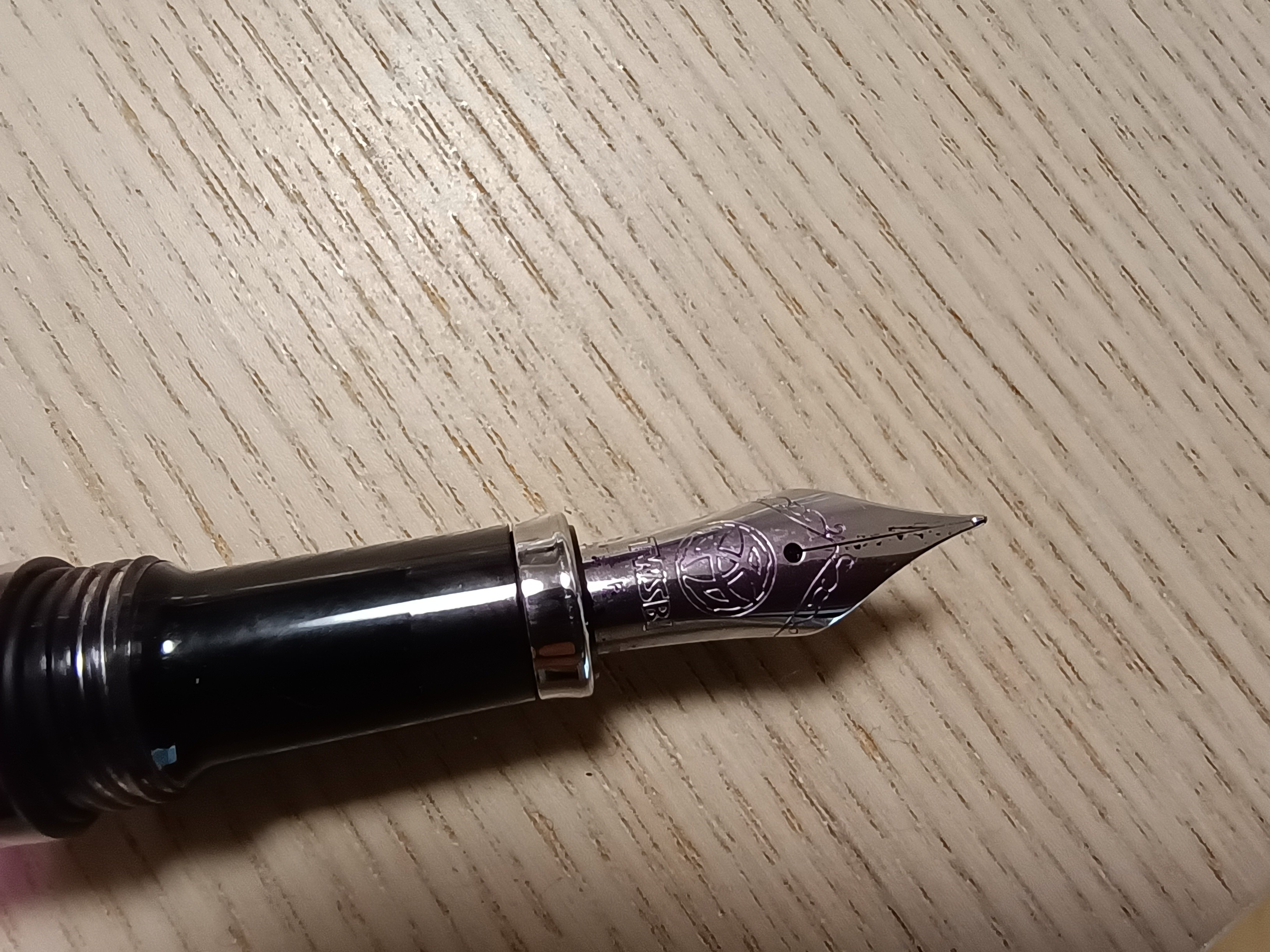 Conklin✒万年筆 オールアメリカン ✒透明軸×シルバー/EF 極細✒