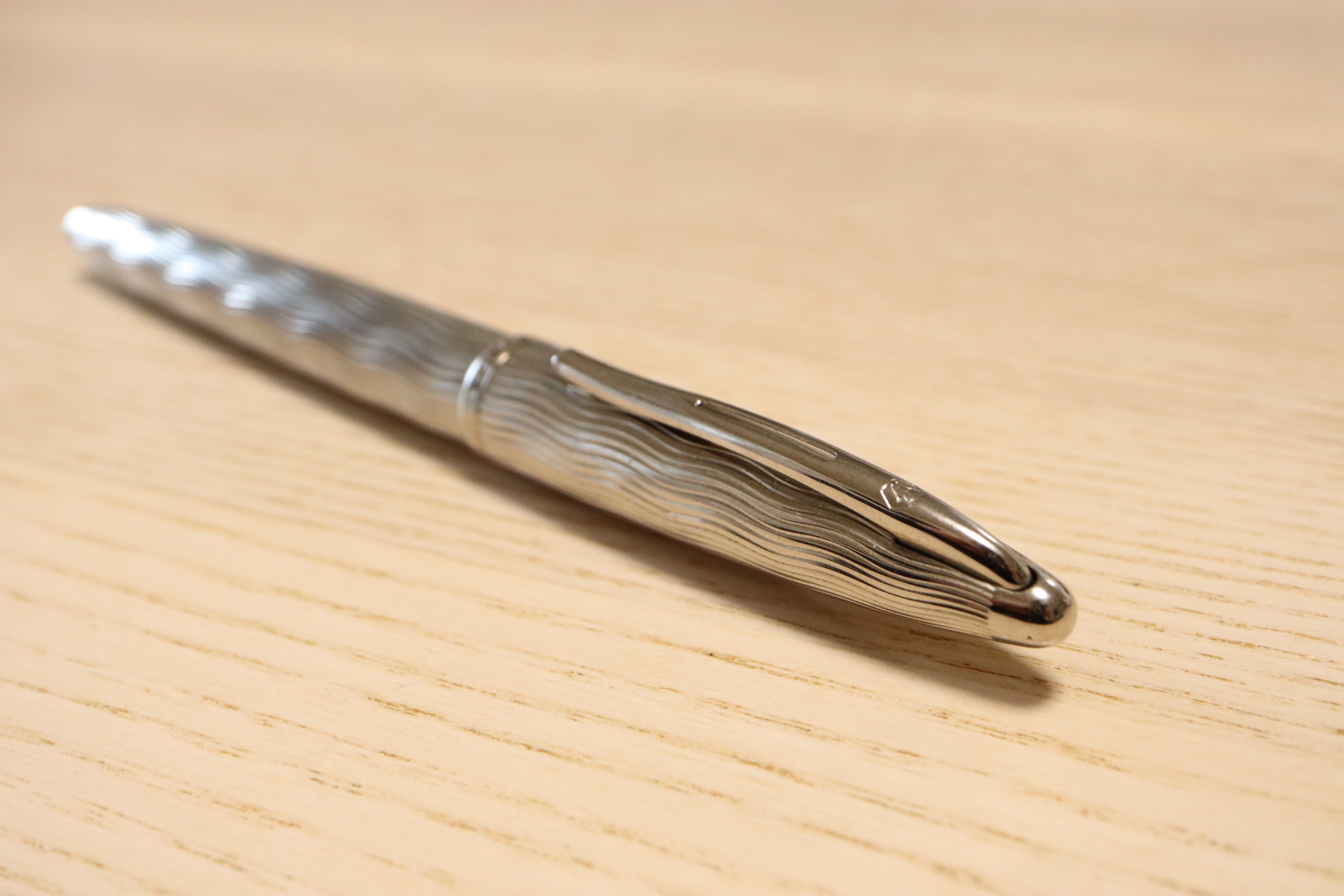 Carene DX Silver Chiesel 銀の可憐な万年筆──カレンDXシルバー