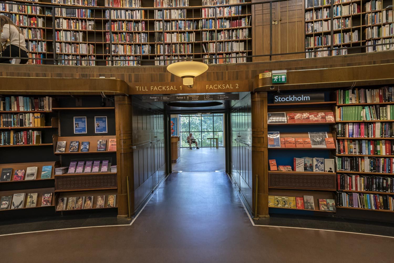 アスプルンドの作品 ストックホルム市立図書館 ３ 天界入路