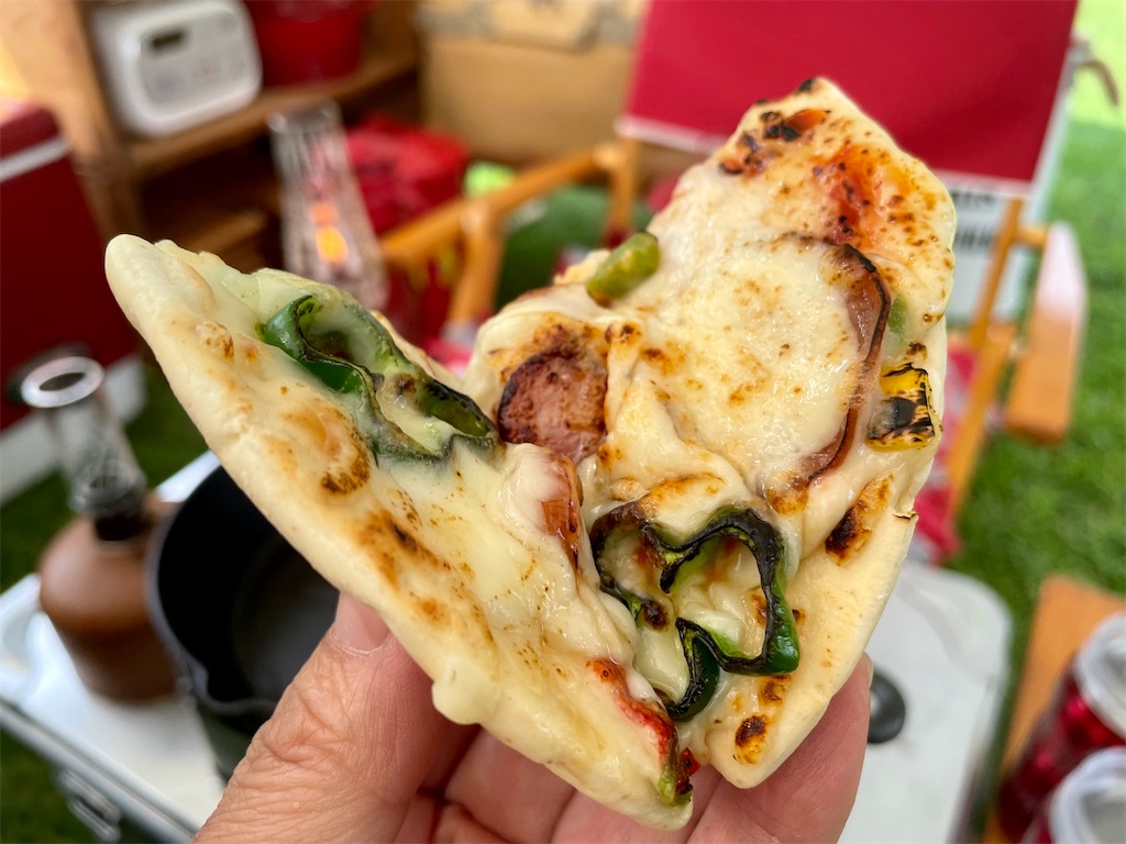 キャンプでピザの焼き方 ガスコンロとバーナーで市販のピザが超おいしくなる 選び方ぶろぐ