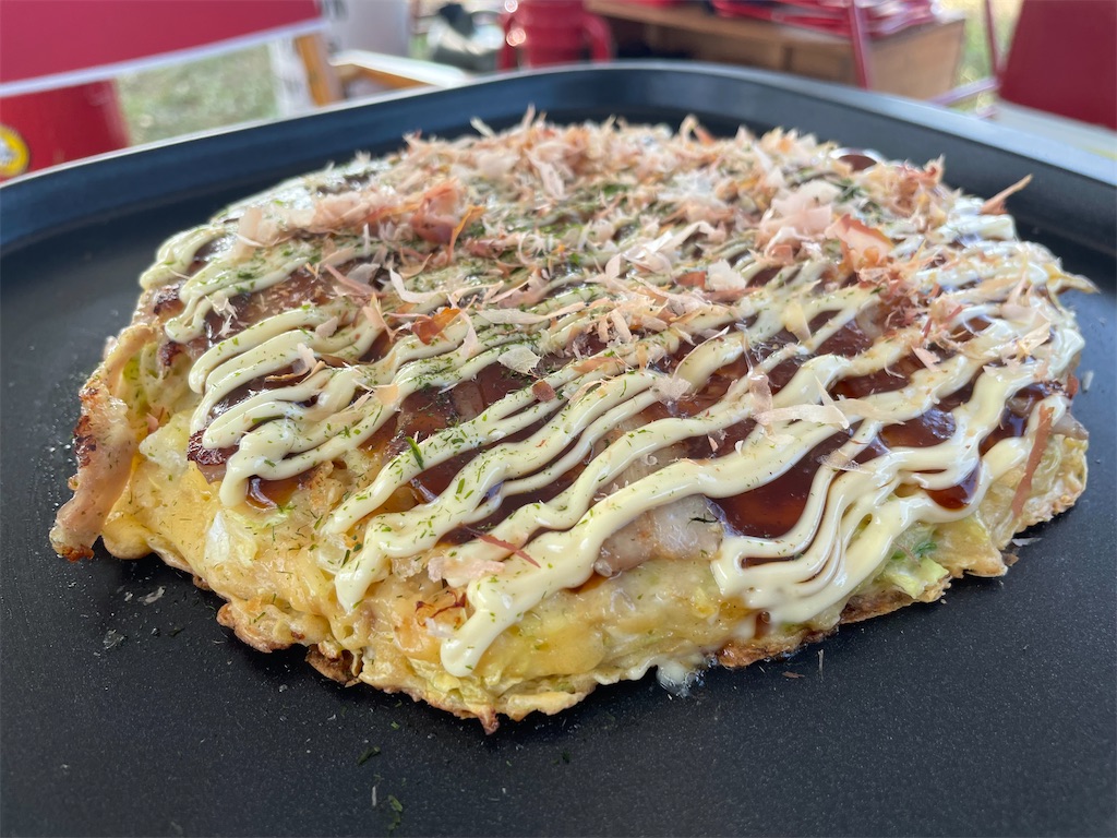 使い倒してわかった】キャンプでお好み焼きの鉄板を詳しく紹介 - ERABIKATA