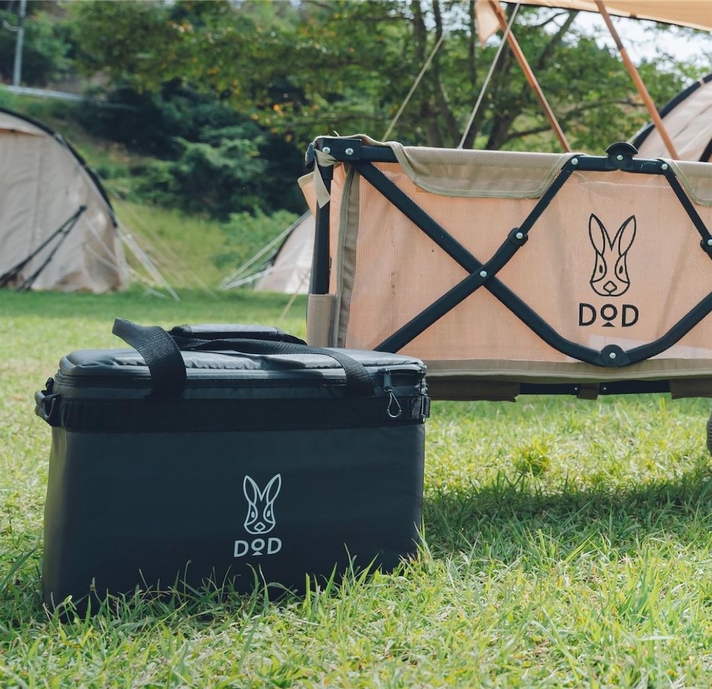 専用　ソロキャンプオススメ5点セット　テントやコット、テーブルにクーラーBOX等 ソロキャンプにオススメ5点セットです テントやコット、テーブルに