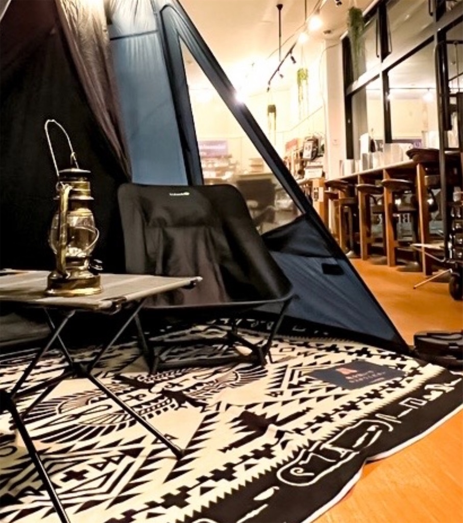 一枚で激変】キャンプのラグ！おしゃれで厚手の大型ラグの魅力 - ERABIKATA