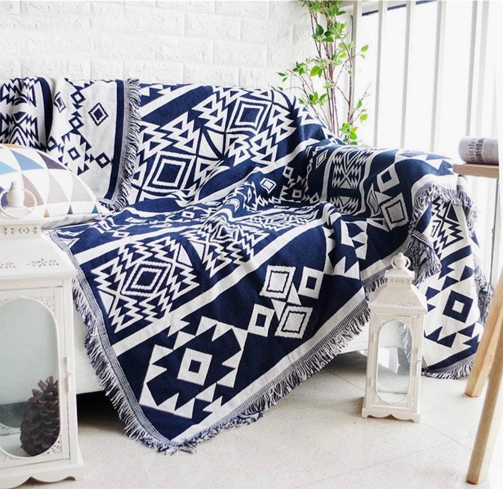 一枚で激変】キャンプのラグ！おしゃれで厚手の大型ラグの魅力 - ERABIKATA