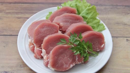 カットされた豚ヒレ肉の写真