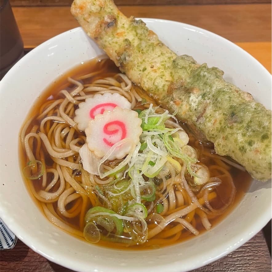 十割蕎麦嵯峨谷のちくわ天がのったかけそば