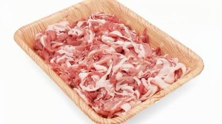 大容量パックに入った豚こまぎれ肉の写真