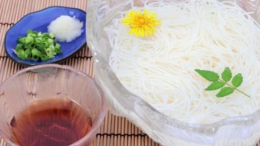 A photo of typical type of Somen Noodle eaten in summer