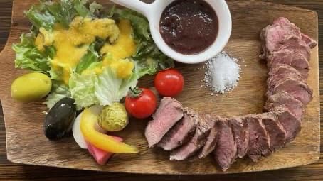 鹿肉のローストの画像