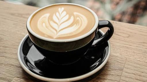 ラテアートのカプチーノ画像